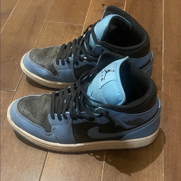 Air Jordan Men's Black and Blue Sneakers - Picture 4 of 5